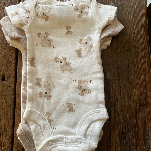 Carter’s - Set of 3 Onesies - Picture 4 of 4